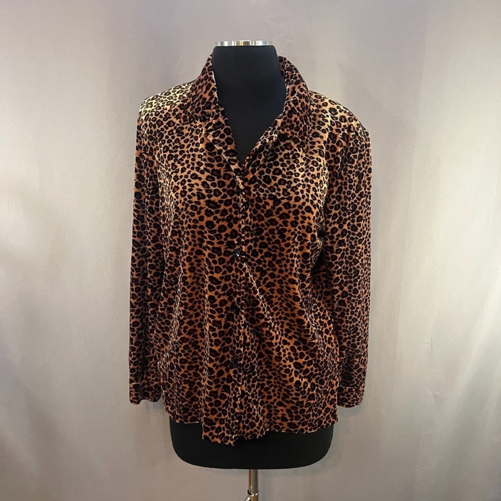 Sag Harbor Petite Women's Animal Print Blouse Leopard Cheetah Shirt Sexy